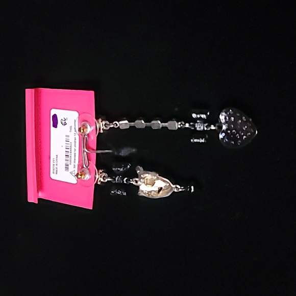 New Vintage! BETSEY JOHNSON Hollywood Glam Leopard Tiger Heart Dangle Earrings. - Picture 8 of 8